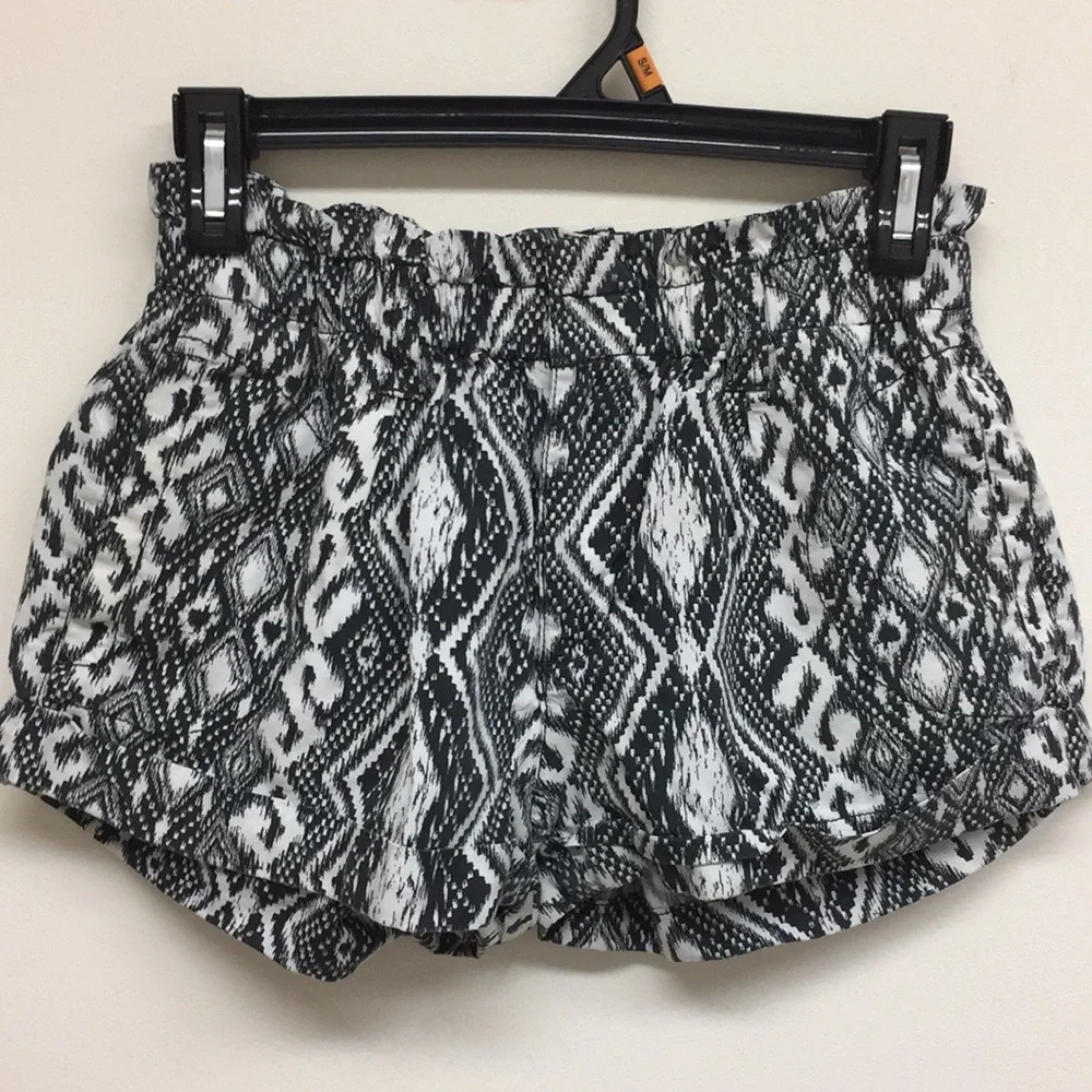 3/&35 AE lightweight shorts